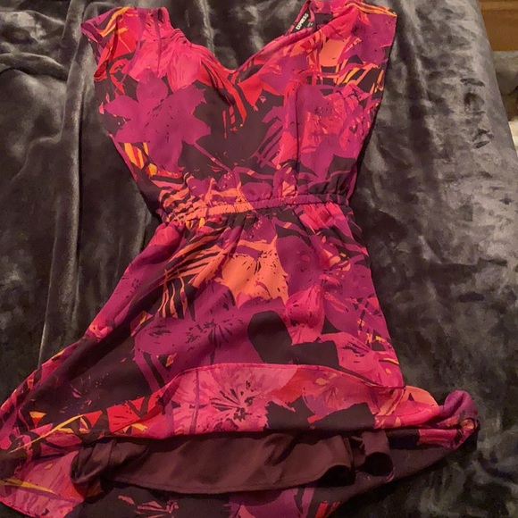 XS flowy flower dress from Express - Picture 3 of 3
